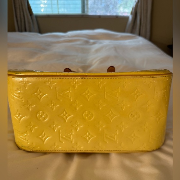 Louis Vuitton Vintage Yellow Vernice Summit Bag Used but good condition. - Picture 5 of 16